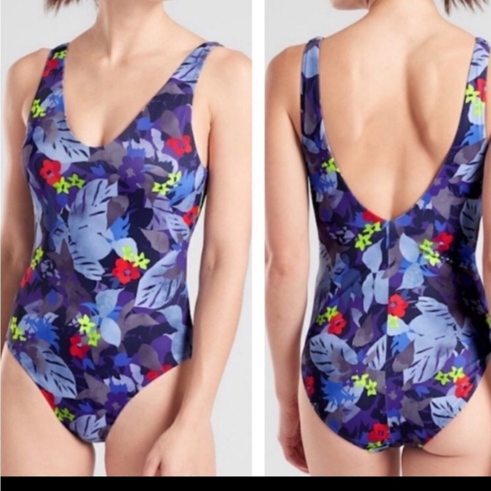 Athleta TwilightΒ Tropical V- Neck One PieceβSizeβMedium